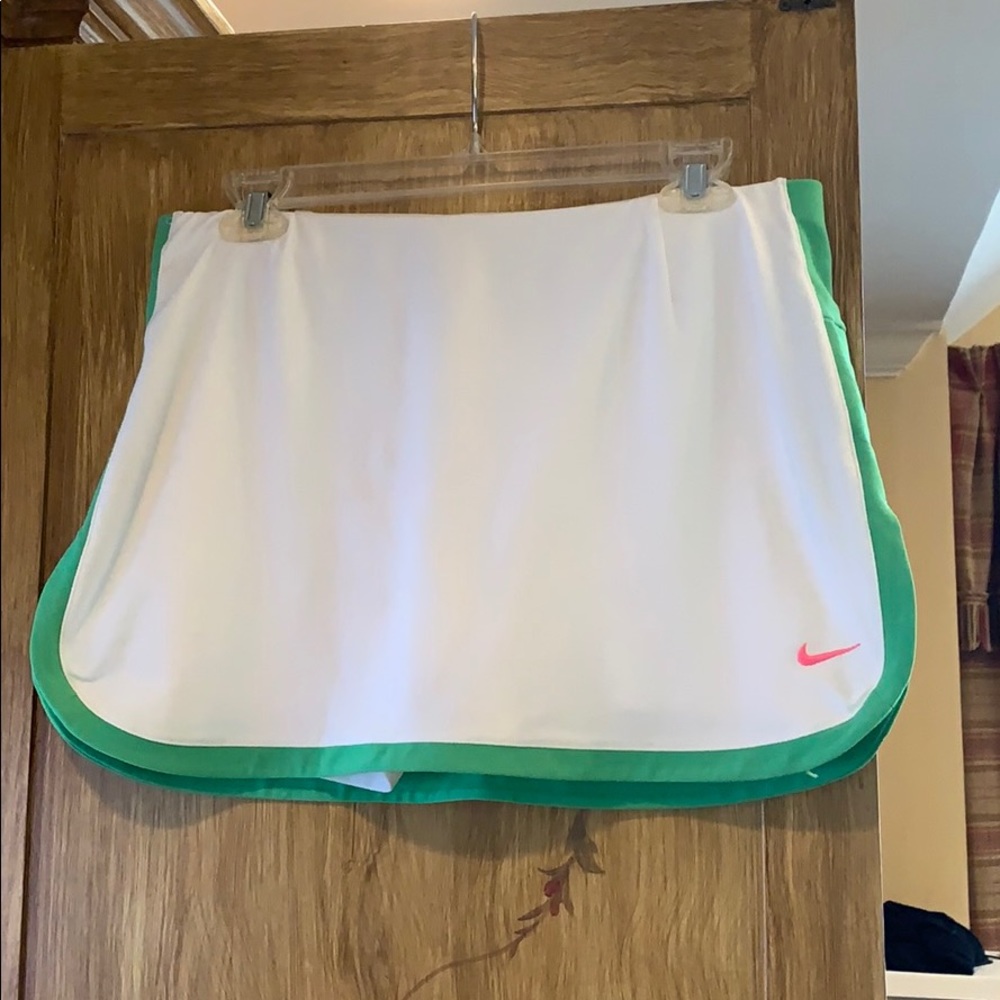 Like new white Nike tennis skirt